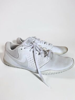 Nike White Training Shoes Size 8.5 Womens Minimal Athletic Sneakers